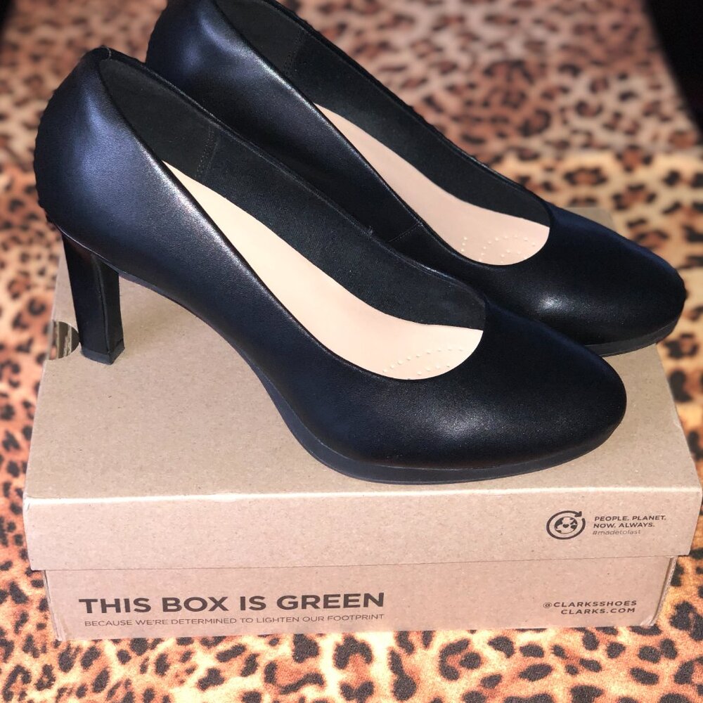 Clarks Ambyr Joy Black Leather Pumps